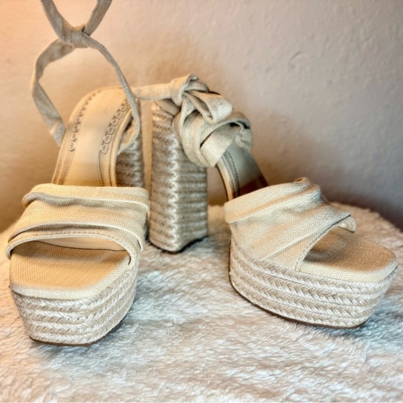 Gianni Bini Beige Lace Up Ankle Strap Platform Heels Size 9.5 - Picture 3 of 7